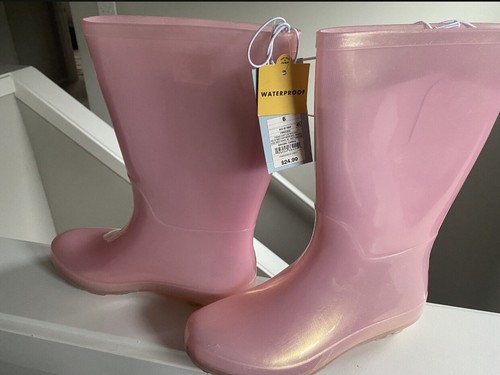 Cat & Jack Girl’s Waterproof Rubber Rain Boots - Picture 2 of 4