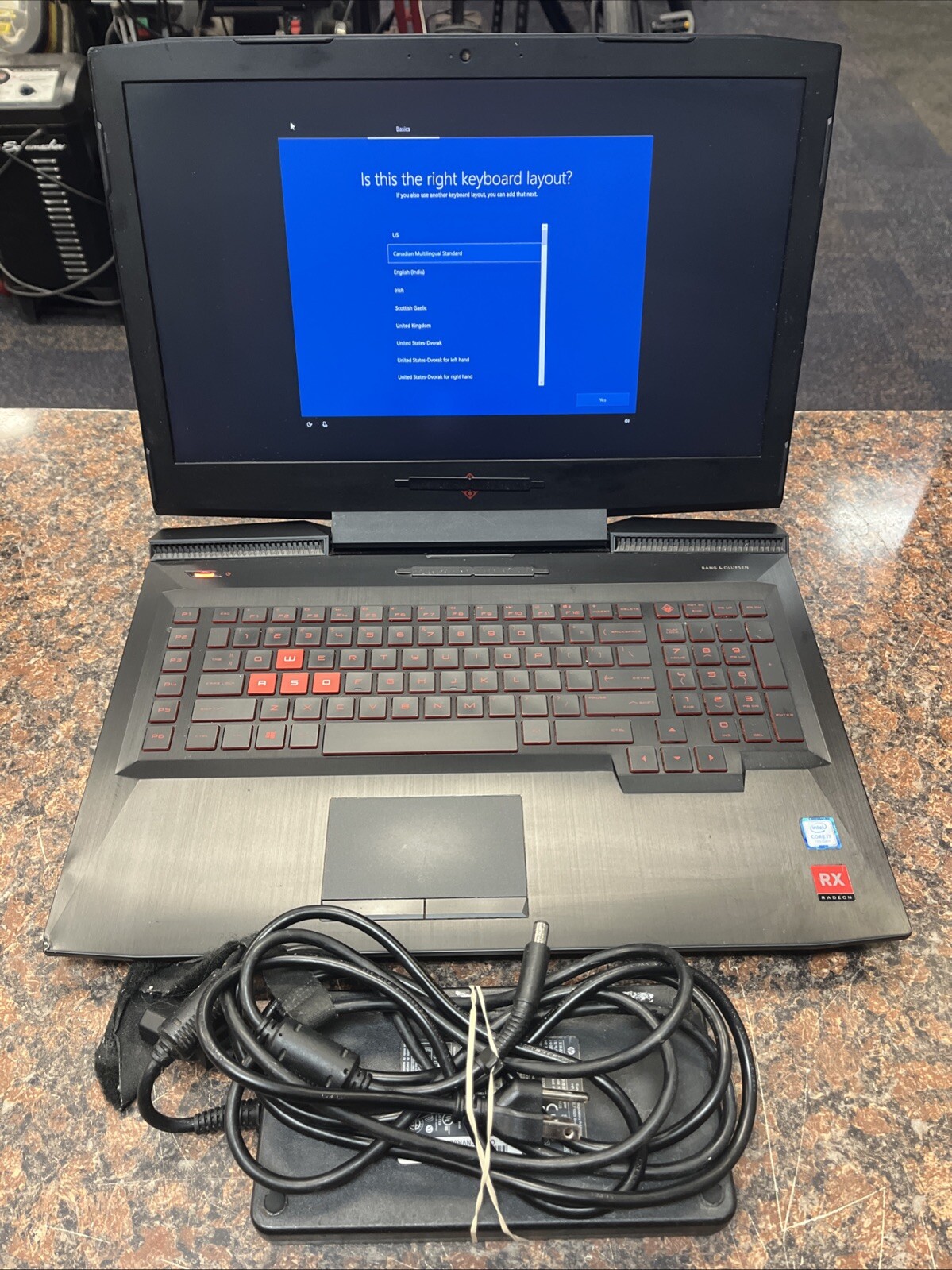 HP OMEN 17-an012dx FHD i7-7700HQ 32GB RAM TB