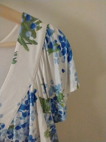 Boden Women's 12R Cat Dress Jersey Floral Blue on White V Neck Cottagecore - Picture 3 of 10