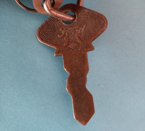 ORIGINAL VINTAGE ANTIQUE FORD MODEL T IGNITION KEY Number 61 - Picture 3 of 3