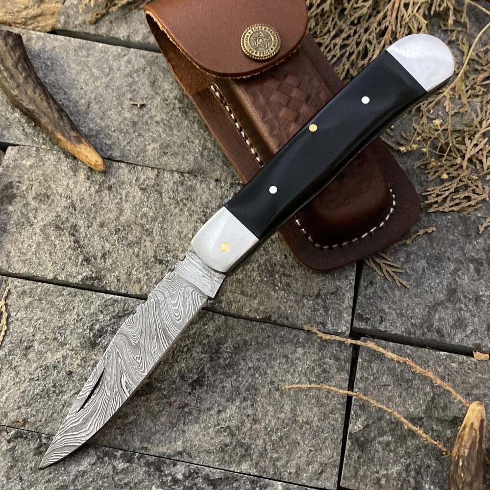 Cuchillo de Bolsillo Plegable Shard™ Custom Forged a Mano Trampero de Acero Damasco con Funda Foto 2 de 4