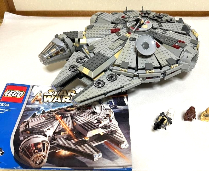 LEGO 4504 Millennium Falcon Star Wars Episode V 2004 Missing without Box