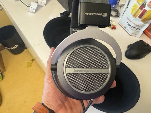 Beyerdynamic Amiron Home Tesla Headphones 250 Ohm Wired Over-Ear - Tested Works - Picture 6 of 8