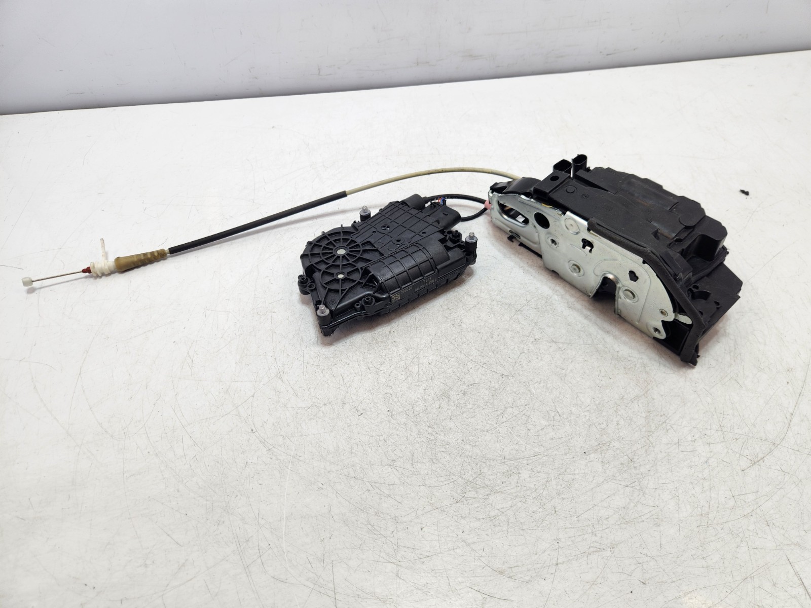 ✅ 10-14 OEM Rolls-Royce Ghost RR4 Rear Right Passenger Door Lock Latch Actuator