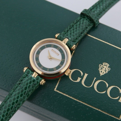 Vintage Gucci Women's Watch – Green Dial, Swiss Made, Crocodile