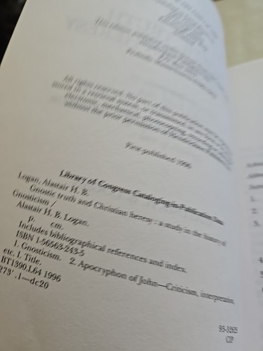Gnostic Truth and Christian Heresy: A Study in the History of Gnosticism Logan - Foto 6 di 17