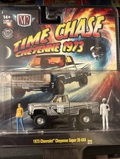 M2 Machines Diorama 1973 Chevrolet Cheyenne S...