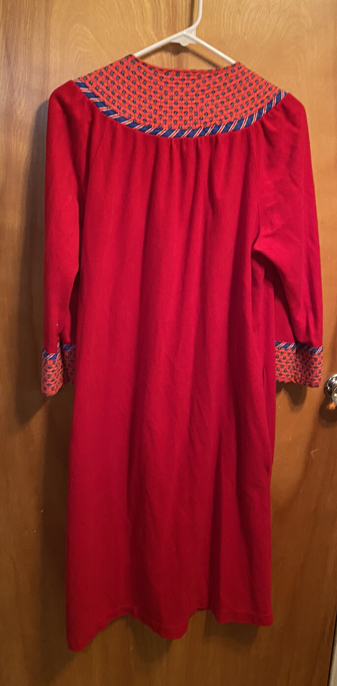 Vintage Smart Time Red Button Robe Housecoat Quilted Pocket