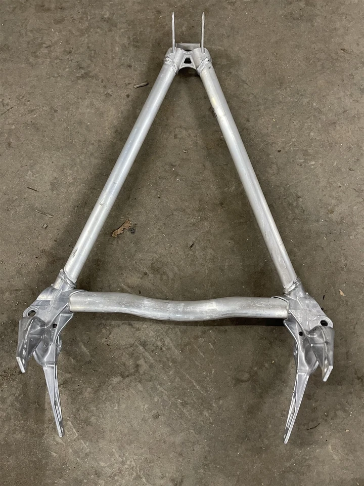 Miembro de soporte delantero Ski-Doo Expedition 900 LE Touring 550 MXZ 11 12 13-20 OEM Foto 2 de 3