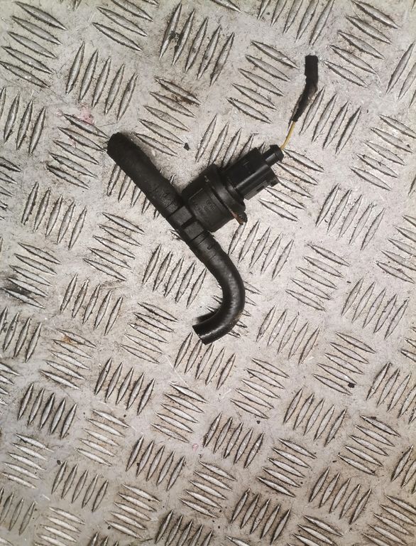 Volkswagen Touran I 2004 Diesel fuel rail line pipe 038906087  