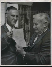 1961 Press Photo James W. Morgan, Mayor of Birmingham, Alabama, Other with Note