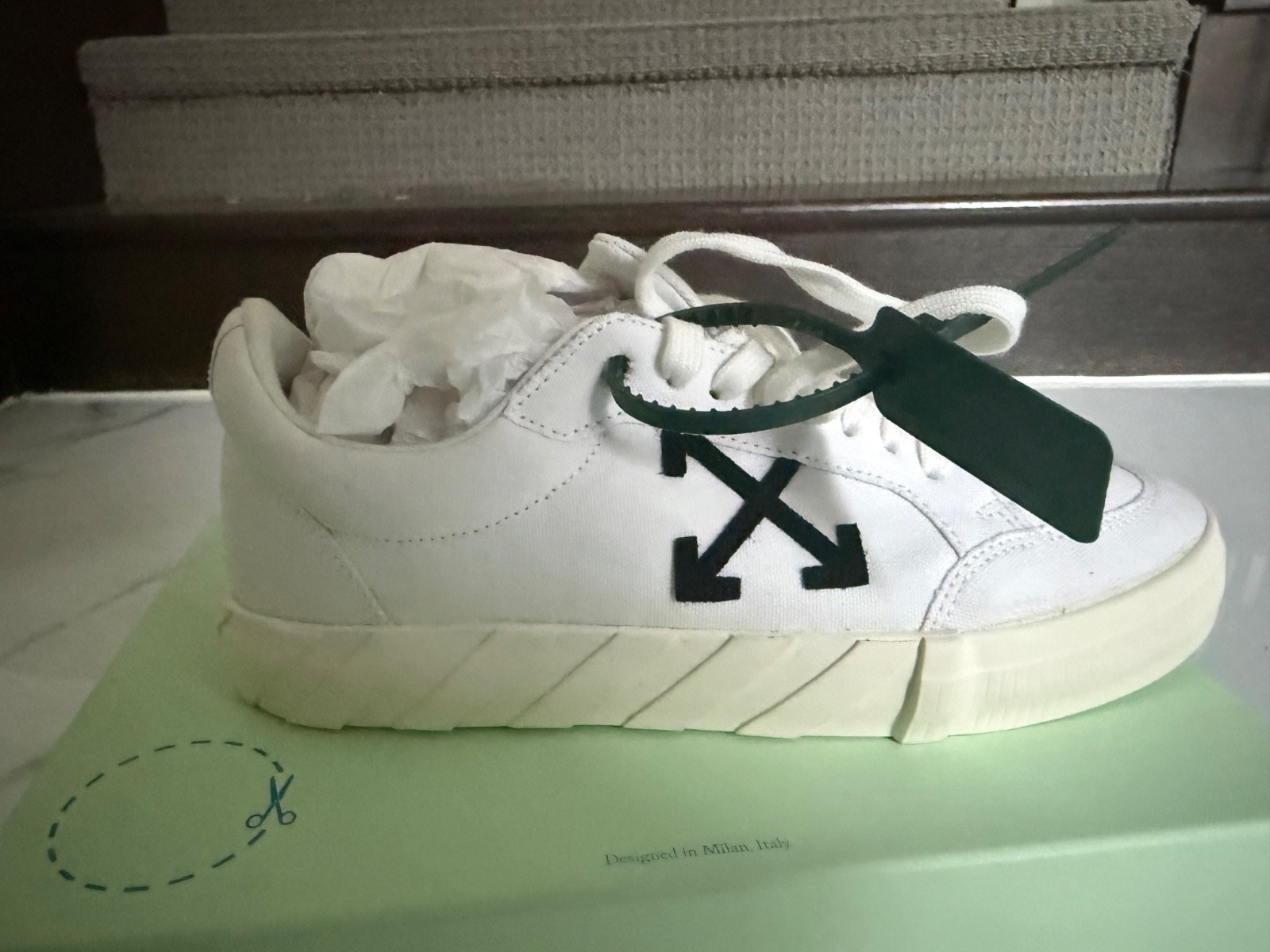 off white shoes - image 2