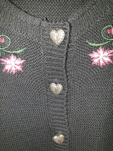 Esmara Süße Trachten Strickjacke Gr. 38 / 40 Schwarz mit Blumen bestickt - Bild 4 von 13