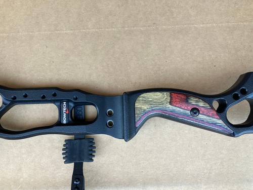 Left New Old Stock Bowtech BT-X 28 60lb Compound Bow 25.5-28 draw needs string - Imagen 4 de 7