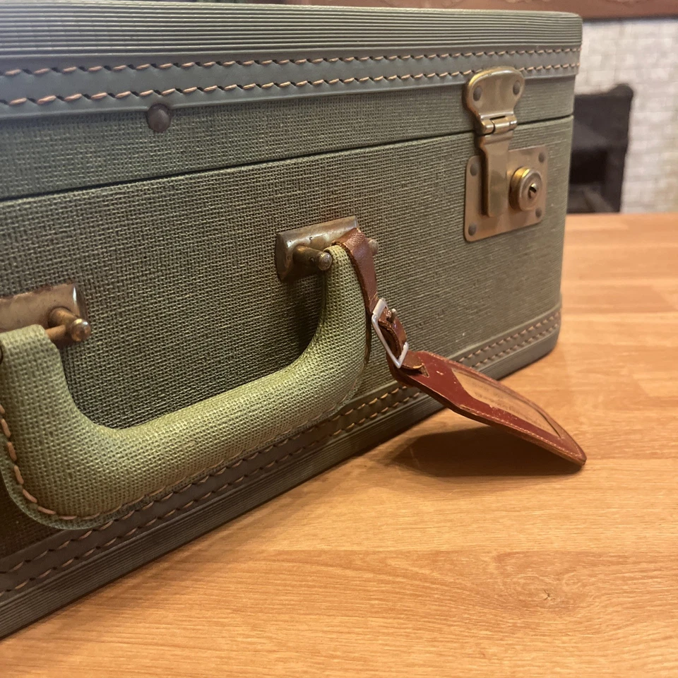 Maleta verde vintage años 60/70 Foto 4 de 4