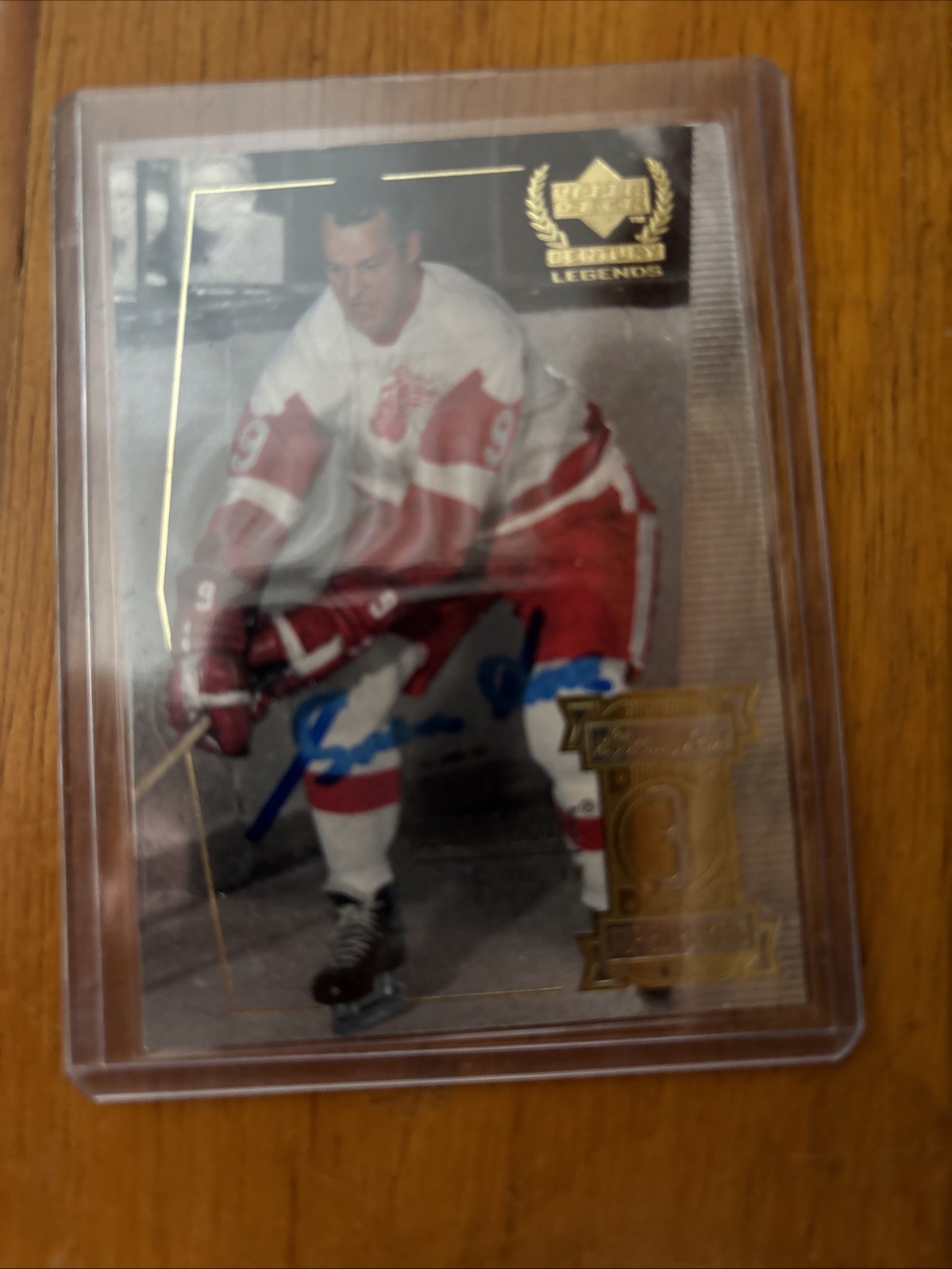 Upper Deck Century Legonds Gordie Howe Autographed