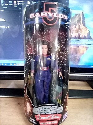 Babylon 5: Premiere Exclusive *Commander Susan Ivanova*, 9'' Figure, 1998 Diamond