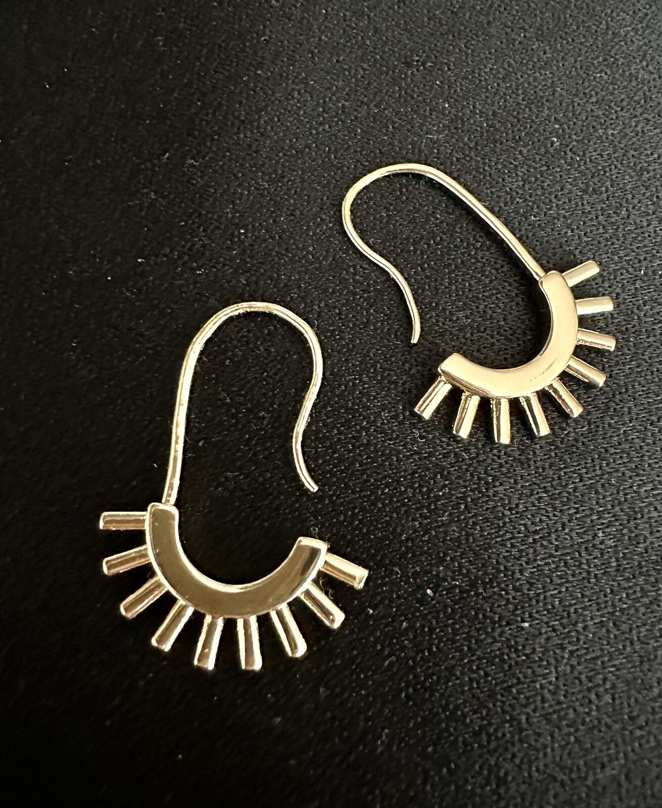 Gold-Tone Hoop Earrings for Women - Classic & Stylish-image