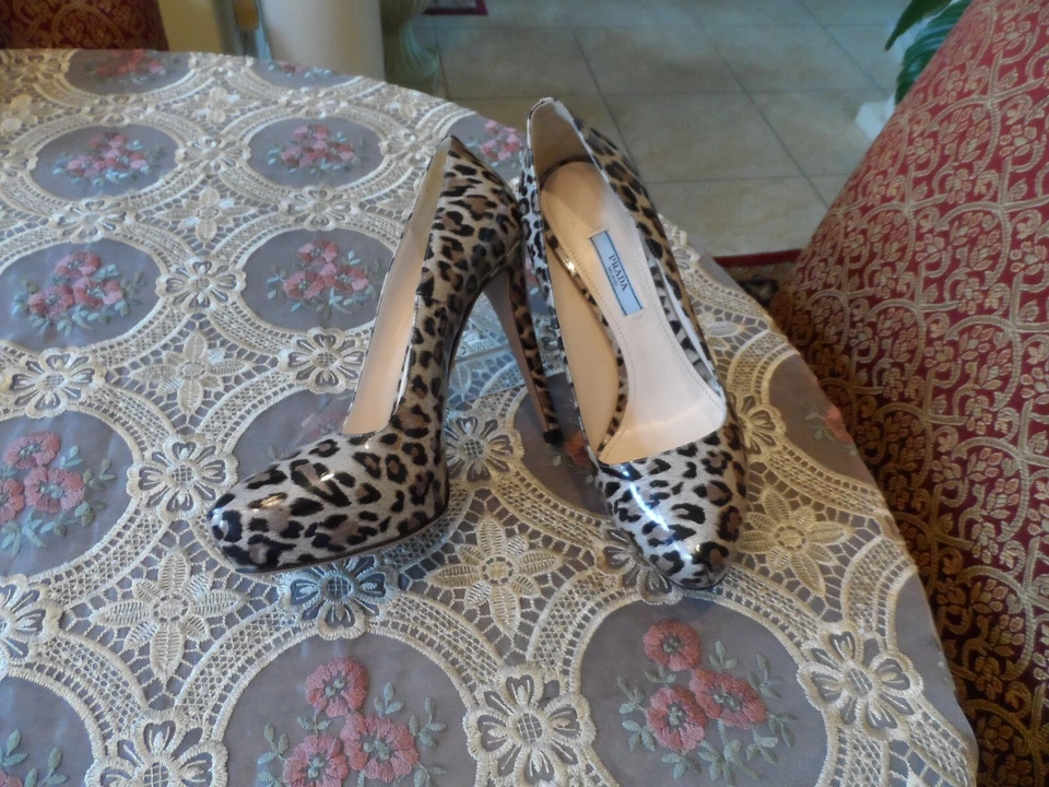 PRADA Brown-Beige Patent Leather Platform Heeled Pumps Size 39.5B - Image 2 of 4