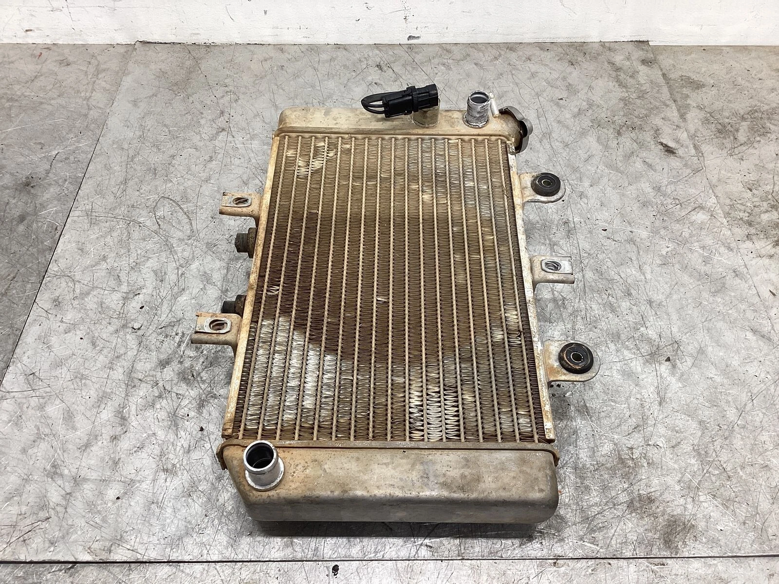 2005 Polaris Predator 500 OEM ENGINE RADIATOR MOTOR COOLER COOLING RADIATER