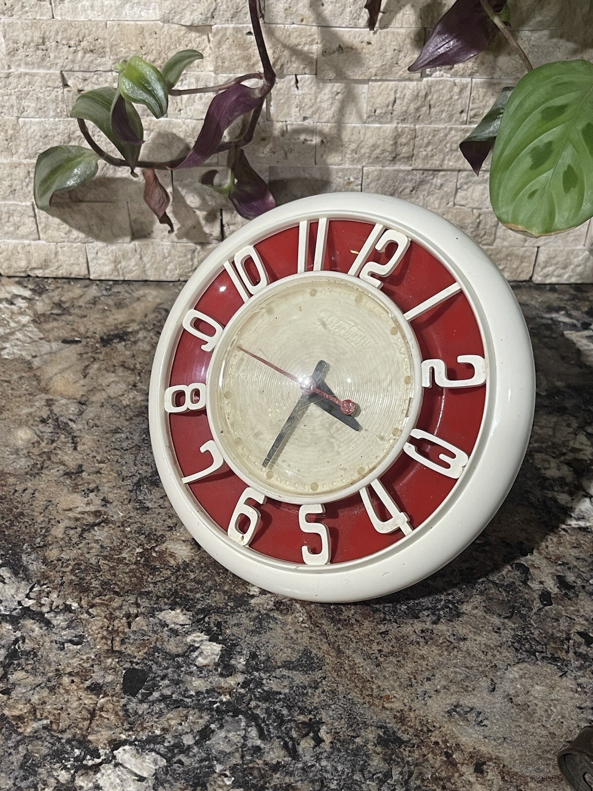 Vintage General Electric Telechron Model No. 2H45 Wall Clock 7 inch