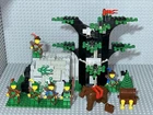 LEGOLAND vintage forestmen CASTLE (6066 camouflaged outpost) 100% w minifigures