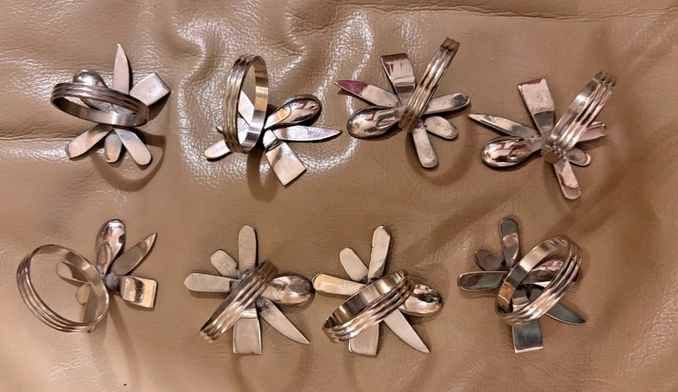 JUEGO DE 8 SERVILLETEROS DE ACERO INOXIDABLE CON FORMA DE TENEDOR, CUCHILLO Y CUCHARA Foto 3 de 4