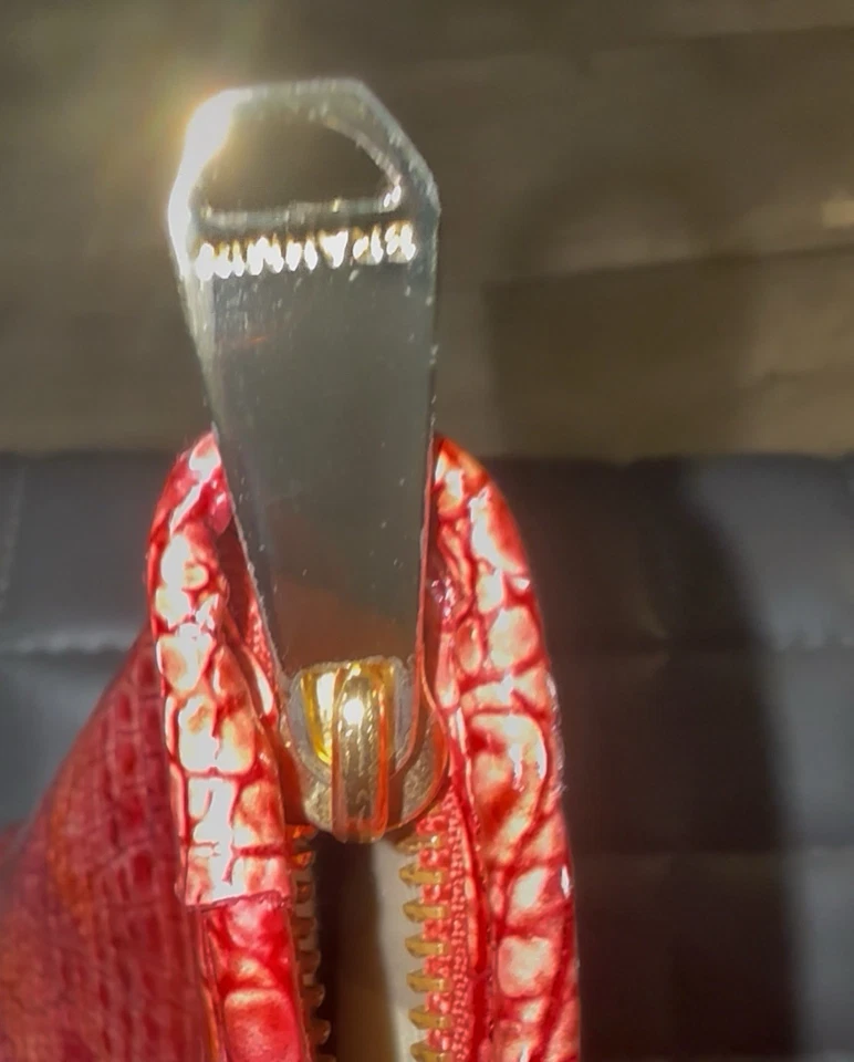 BRAHMIN Med Asher Tote Pomegranate Melbourne Croc Embossed ALL LEATHER preowned - Image 4 of 4