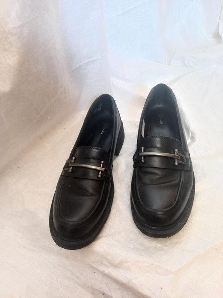 Women Clarks Loafers Black Leather 39