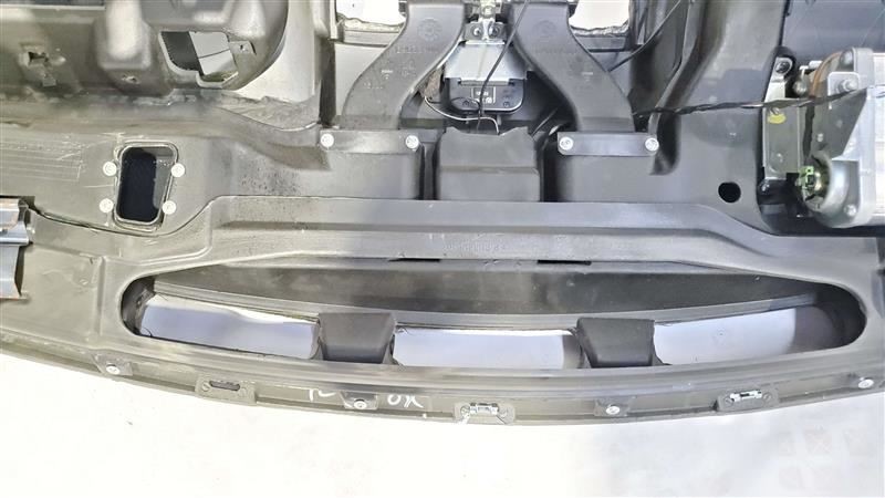 Dash Assembly Black Top Panel Has Wear OEM 2007 07 Maserati Quattroporte