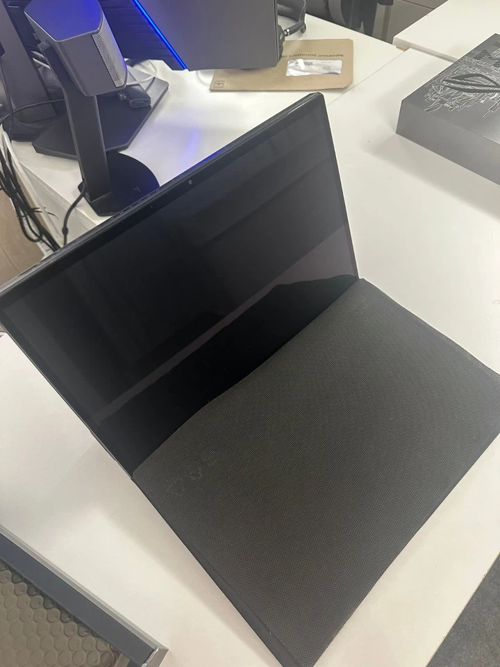 Asus ROG Flow Z13 i9-12900H 16GB RAM 1TB SSD 3050TI + XG Mobile RTX3080 - Image 4 of 4