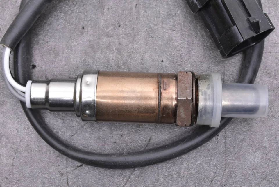 Ferrari 550 162462  Maranello 456GT/GTA  Genuine O2 sensor right front side - Image 2 of 4