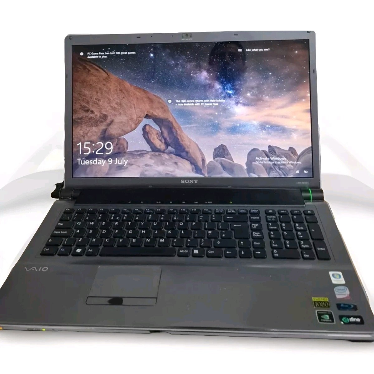 Sony Vaio Laptop VGN-AW11M 18.4