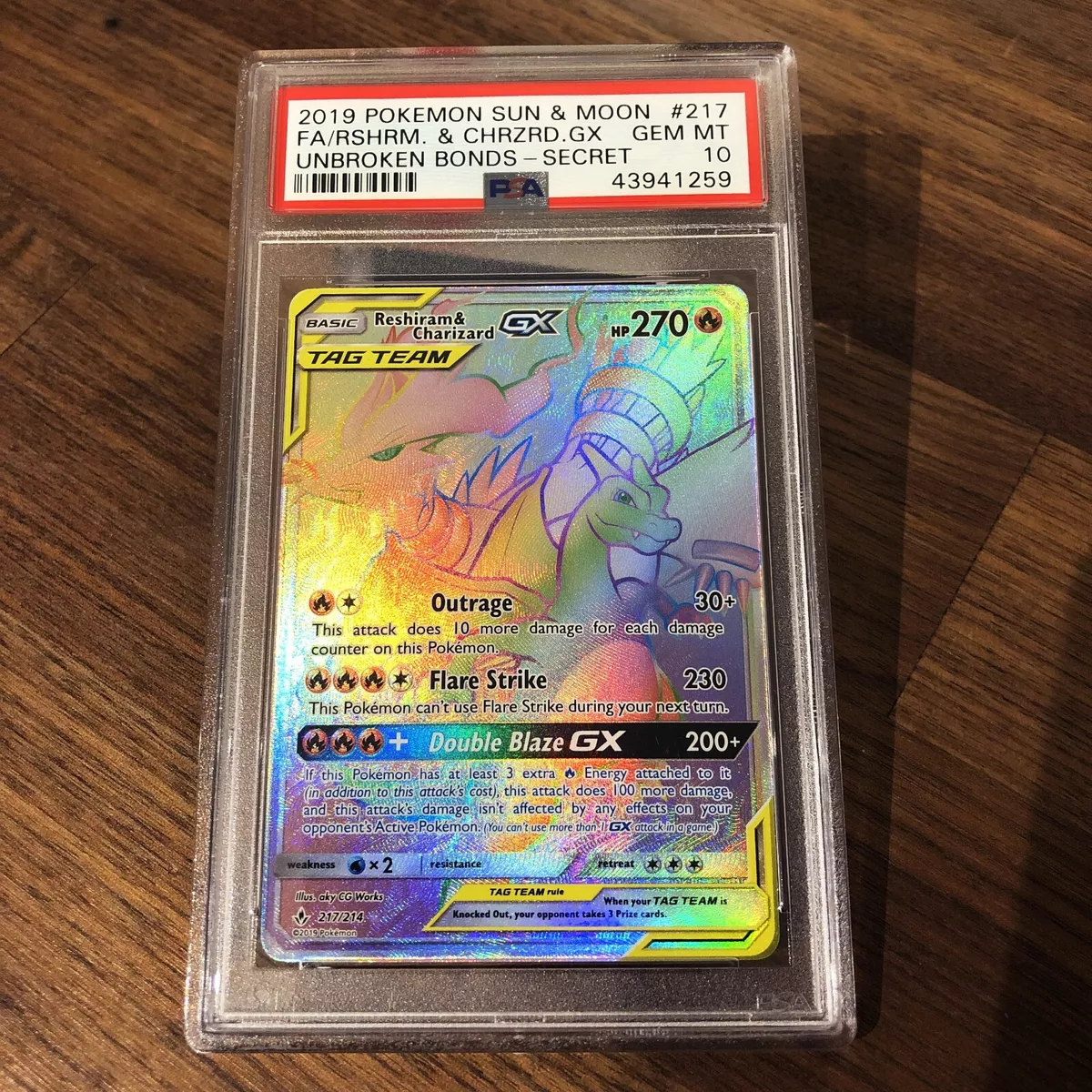 Reshiram & Charizard GX TAG TEAM - 217/214 - Rare Rainbow Card