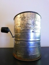 Vintage BROMWELL'S 3 cup Measuring Sifter w/Crank Wooden Black Knob Made in USA