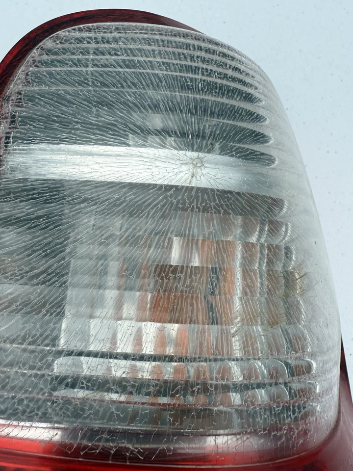 Toyota 4Runner 1998 luces traseras lado derecho e izquierdo OEM Foto 4 de 4