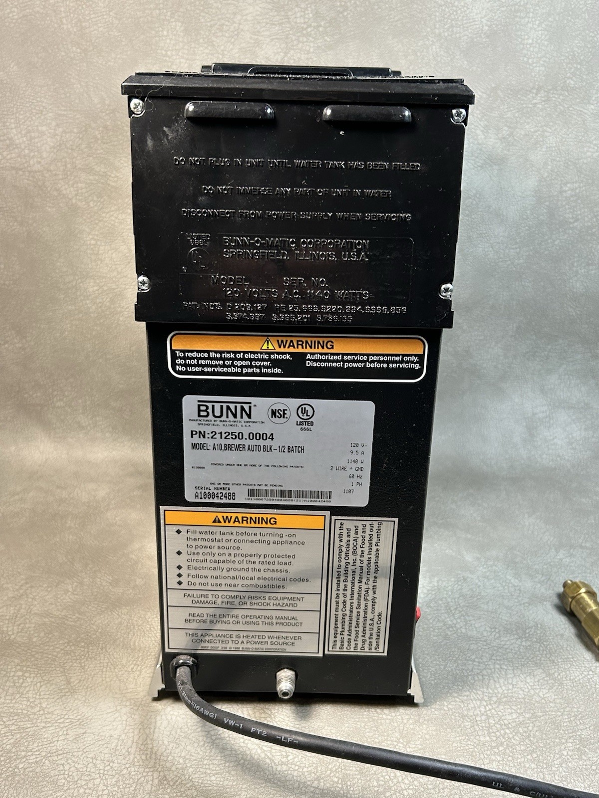 BUNN   A-10 COFFEE MAKER  EXCELLENT CONDITION USA