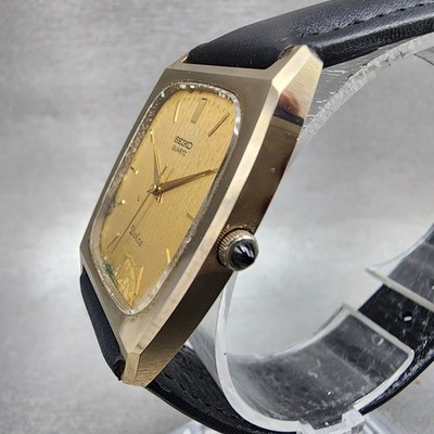 Seiko Dolce Tank Watch Men 30mm Gold Dial Gold Tone Rectangle 5931