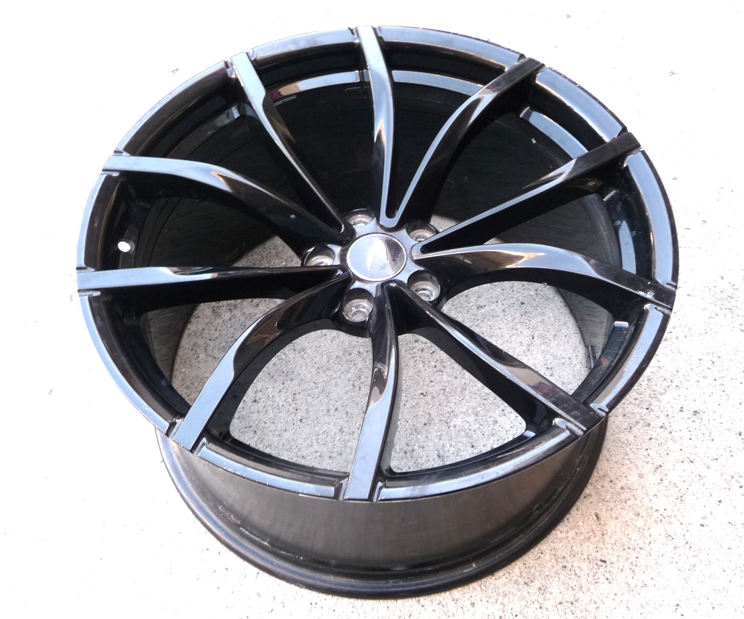 McLaren Artura 2022-2025 Rear Wheel P/N 16BA790CP