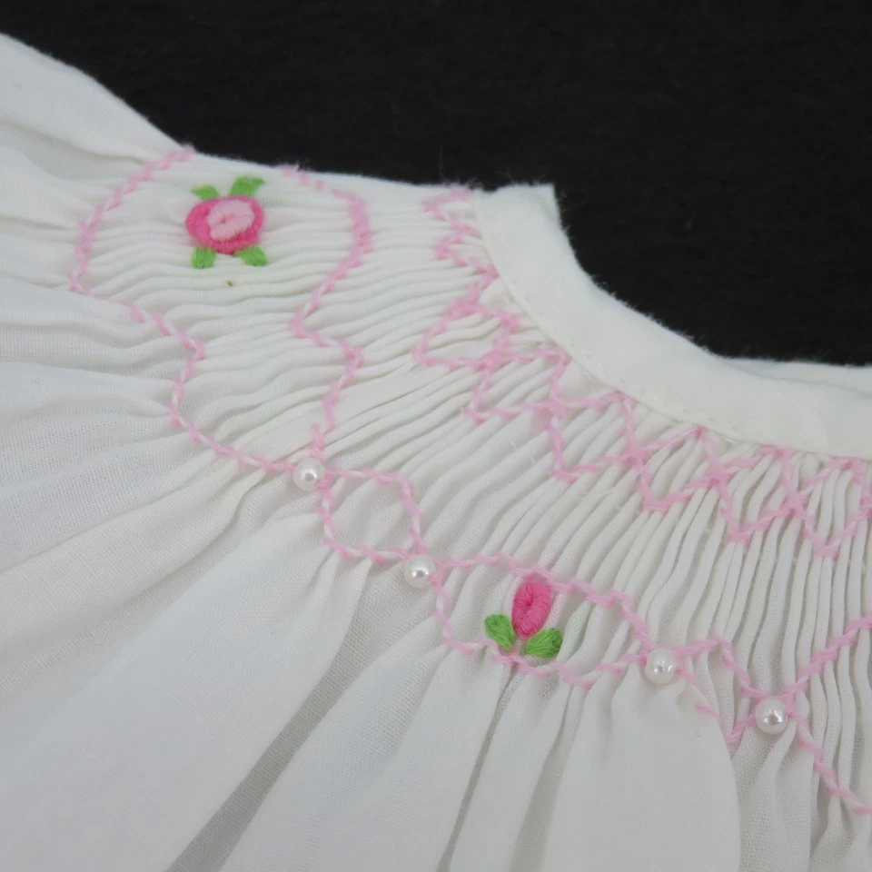 Mom and Me NEWBORN NB 白色粉色缩褶玫瑰串珠连衣裙袖口 — 第 3/4 张图片