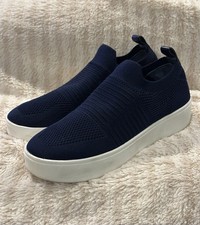 Steve Madden Ladies Beale Platform Navy Slip On Shoe Sneaker Size 6.5M EUC