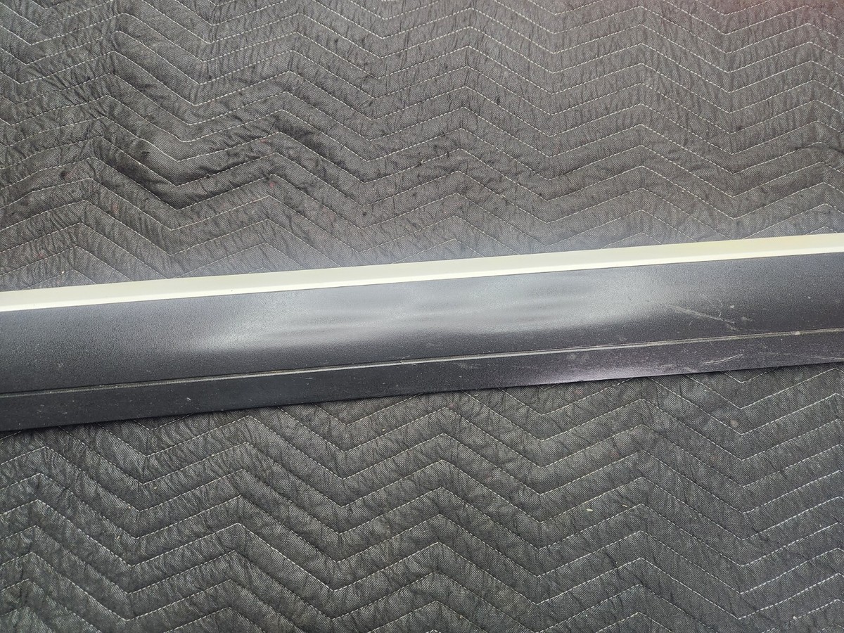 2003-10 OEM Porsche Cayenne 955 Front Passenger Side Lower Molding