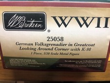 W Britain - World War II 25058 - German Volksgrenadier In Greatcoat