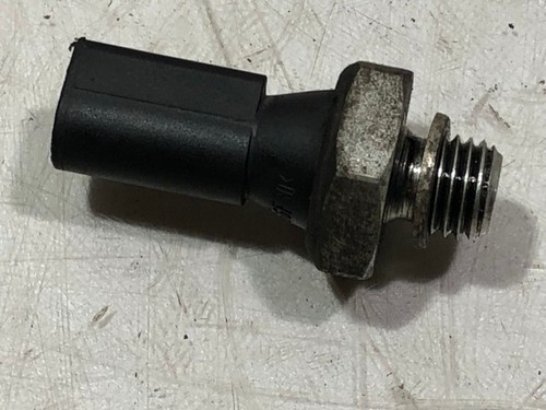 SMART FORTWO 2011 451 0.8 CDI OIL PRESSURE SENSOR A0051537828 /2007-14 - Picture 2 of 6