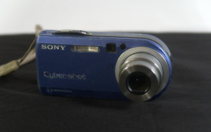 Sony Cybershot camera DSC-P100 Blue Used but in good working order