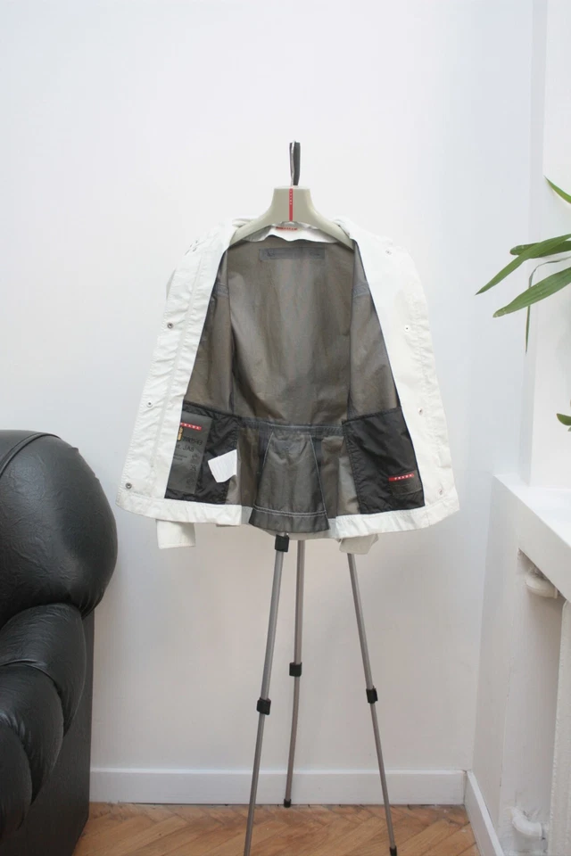 Chaqueta para mujer Prada Gore-Tex blanca crema 44 Foto 4 de 4