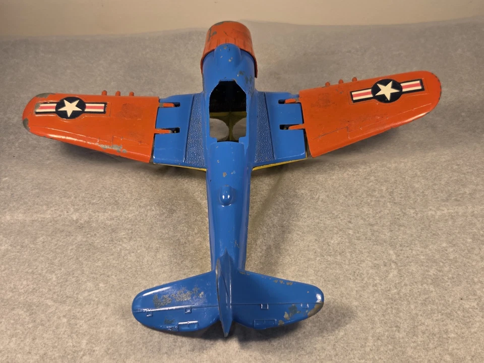 Avión de metal de juguete Hubley Kiddie de colección Segunda Guerra Mundial alas plegables ruedas 495 azul Foto 4 de 4