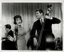 1964 Press Photo Connie Francis and Joby Baker star in "Looking For Love"