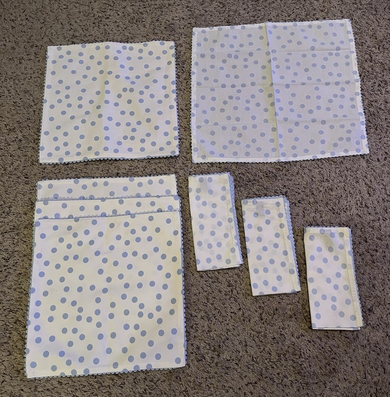 Nicole Miller Home Pastel Blue Polka Dot Table Placemats (4) & Napkins (4)