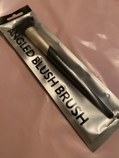 Angled Blush Brush